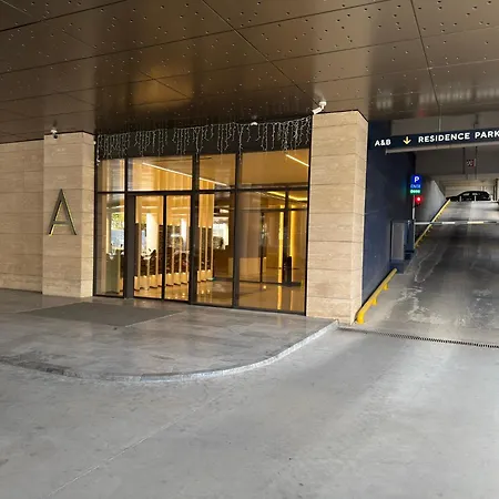 Luxury 52 Diamond Residences