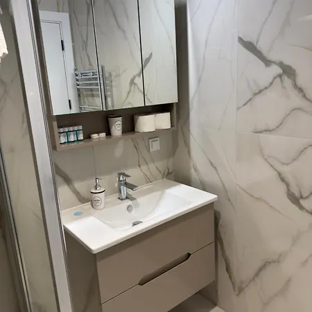 Luxury 52 Diamond Residences