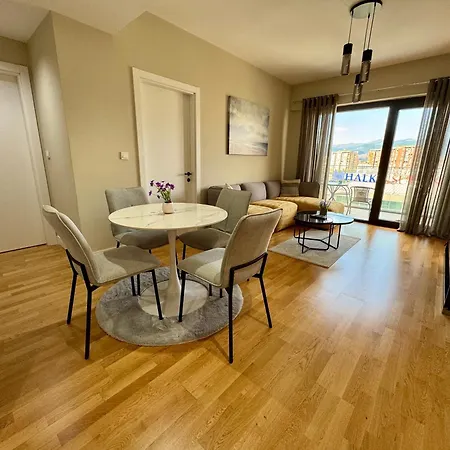 Luxury 52 Diamond Residences