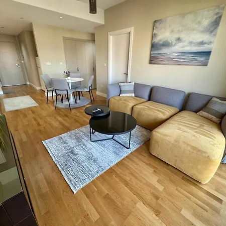 Luxury 52 Diamond Residences *