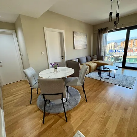 Luxury 52 Diamond Residences * Üsküp