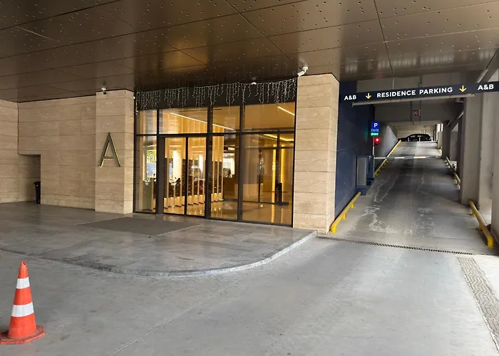 Luxury 52 Diamond Residences