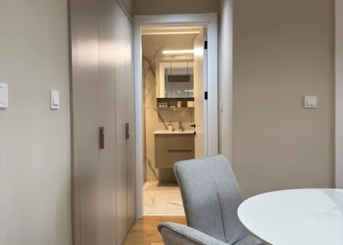 Luxury 52 Diamond Residences *