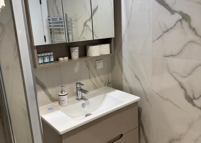 Luxury 52 Diamond Residences