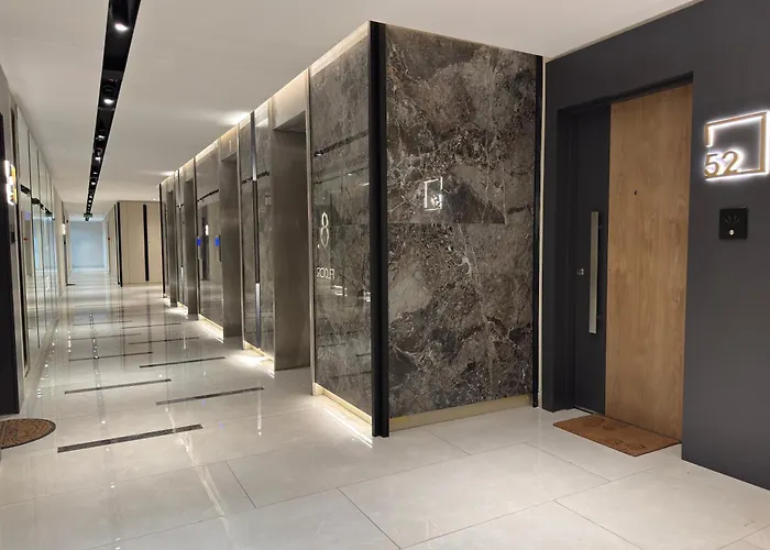 Luxury 52 Diamond Residences *